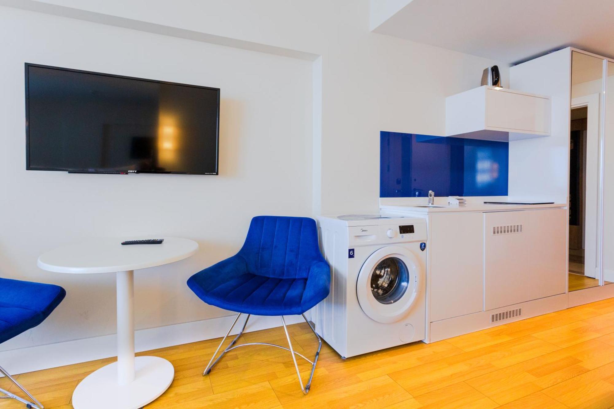 Best Location Apartments In Batumi Room photo